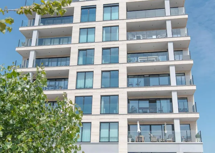 3-06 With Parking By Interhome